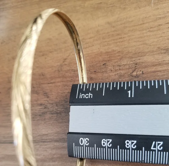 10K Gold Bangle Bracelet